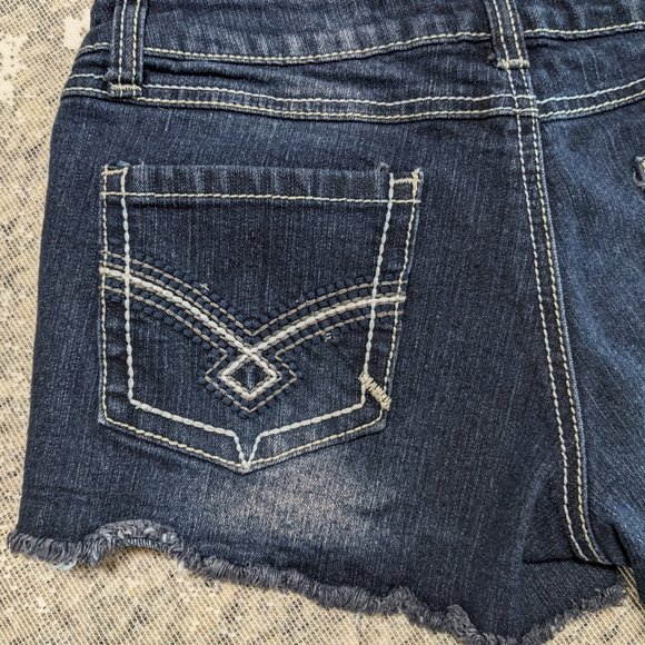 Rue 21 Denim Distressed Shorts Dark Blue Accentuated w/Bling - size 7/8 - Picture 8 of 12